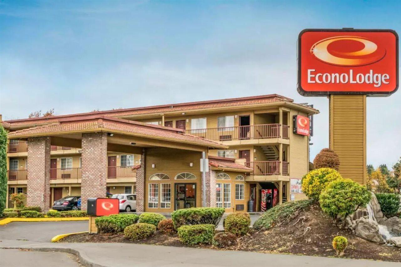 Econo Airport Lodge